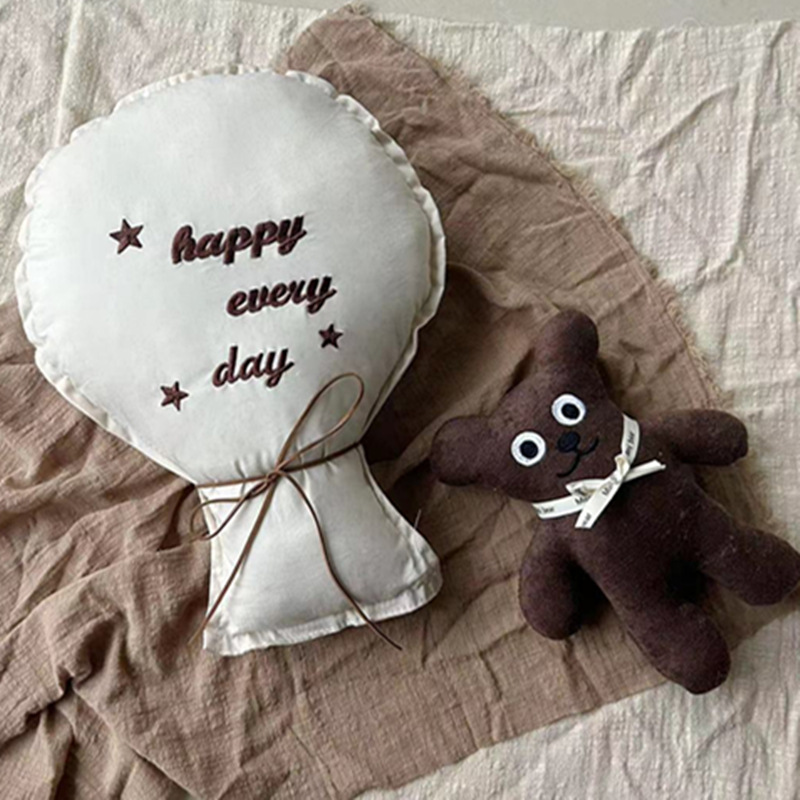 Ballon brodé en coton, 2 pièce - Baby Nursery Music avis et prix